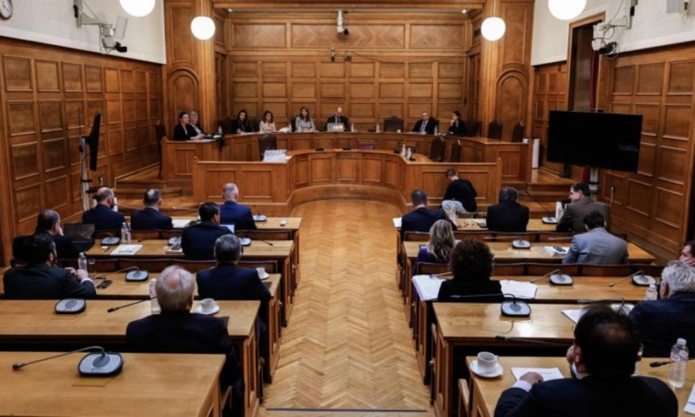 "Σφάχτηκαν" Μαρκόπουλος-Καραθανασόπουλος για τα Τέμπη: «Ντροπή-Είσαι αισχρός»